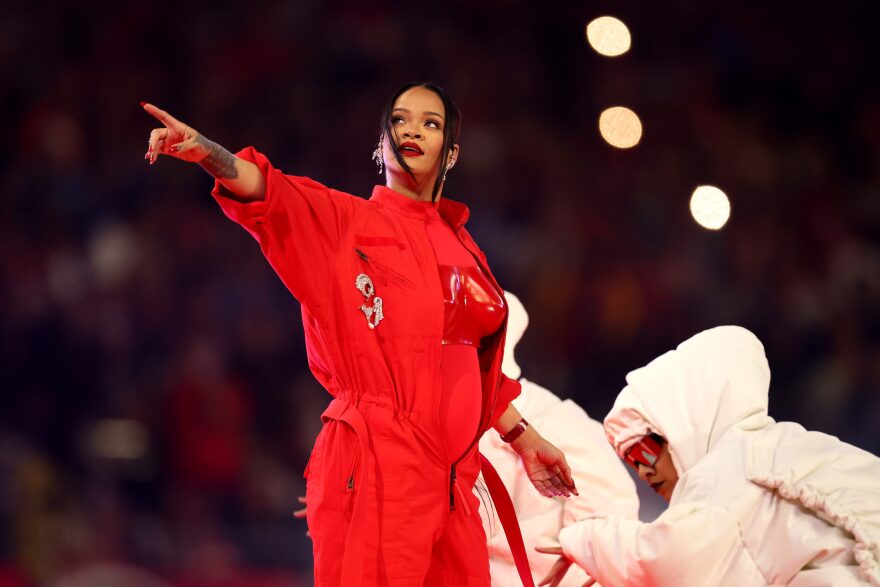 Rihanna's Superbowl Performance Polarizes Viewers